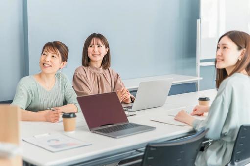 職場見学が可能